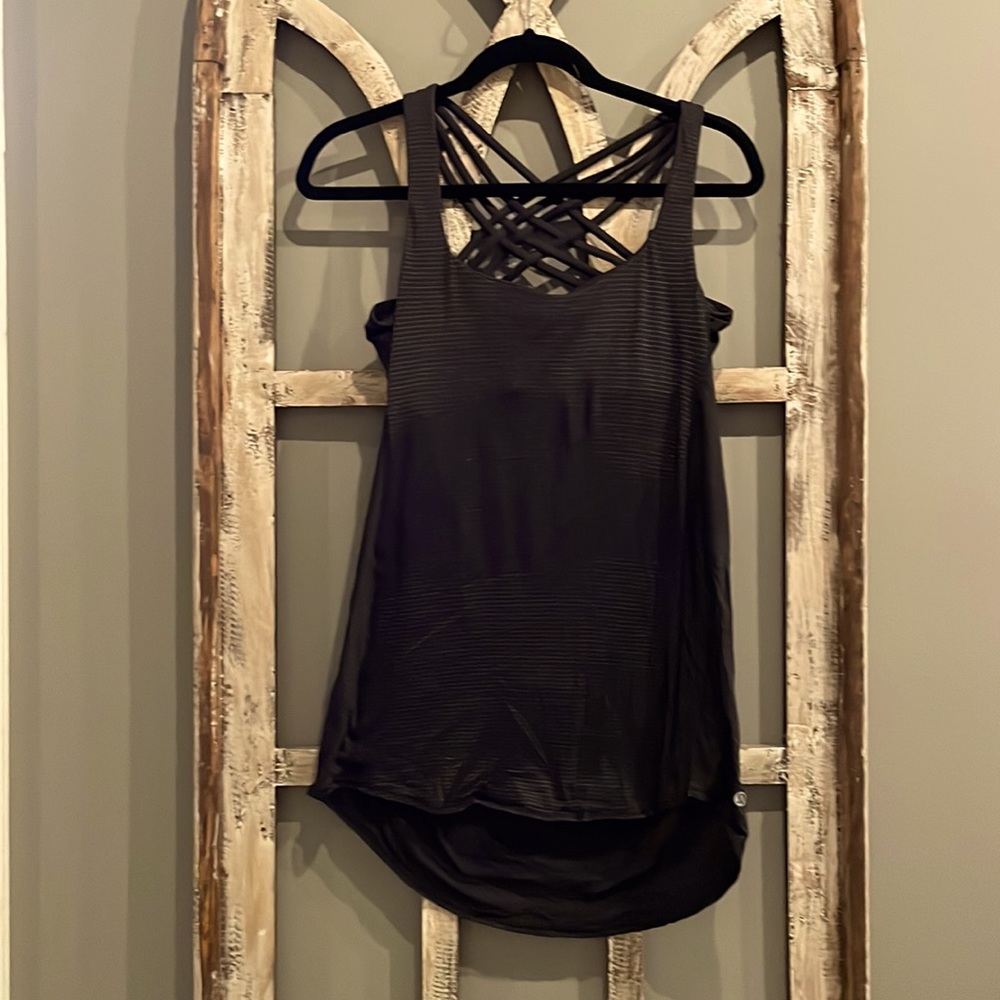 Open back Lululemon tank top